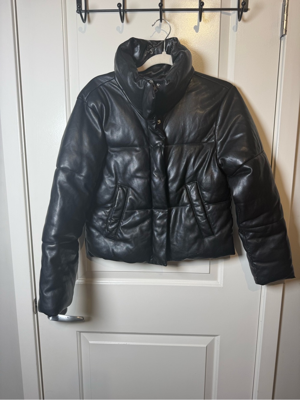 Abercrombie & Fitch Black Cropped Puffer Jacket - Picture 2 of 7